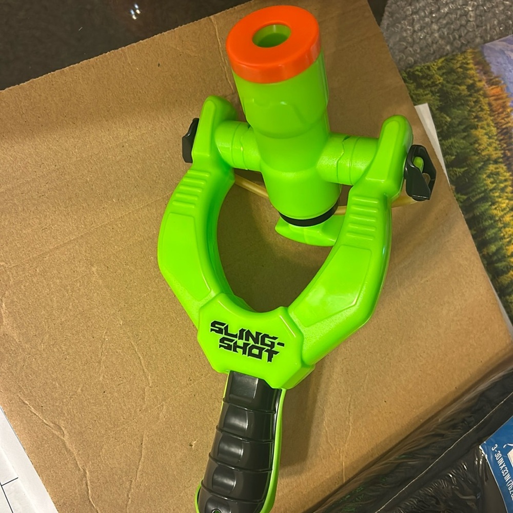 Air Warriors Sling Shot Blaster Gun only no accessories